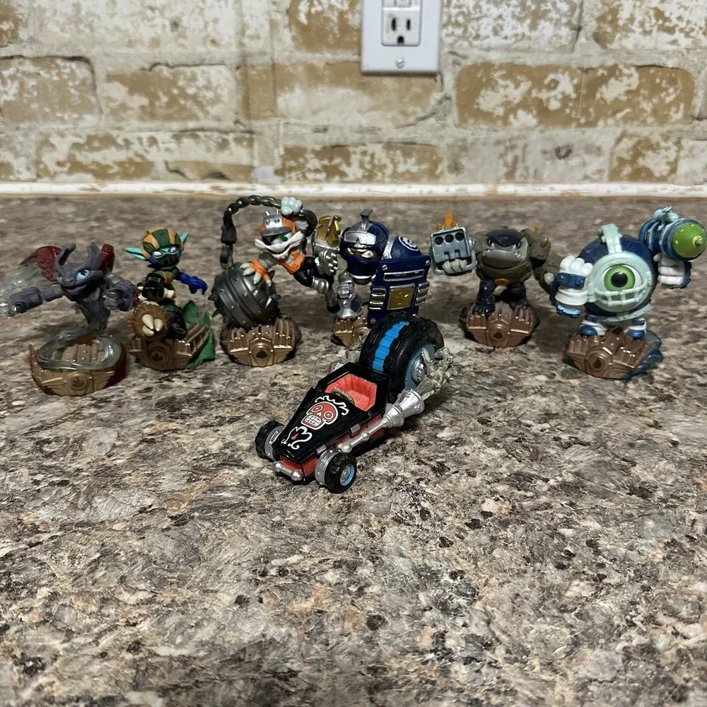 Skylanders SuperChargers Character Vehicle Lot Of 7 High Volt Crypt Crusher Clop